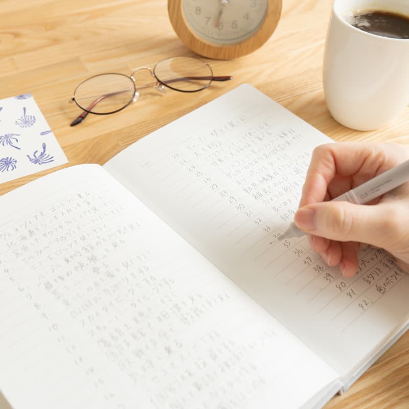 バケットリストで「やりたいこと」を実現!書き方の例やおすすめノートを紹介 バケットリストで「やりたいこと」を実現!書き方の例やおすすめノートを紹介